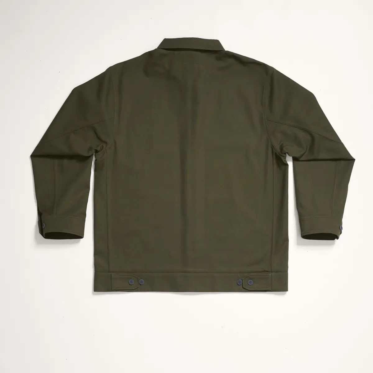 Jacke in Oliv, flach ausgelegt von hinten
